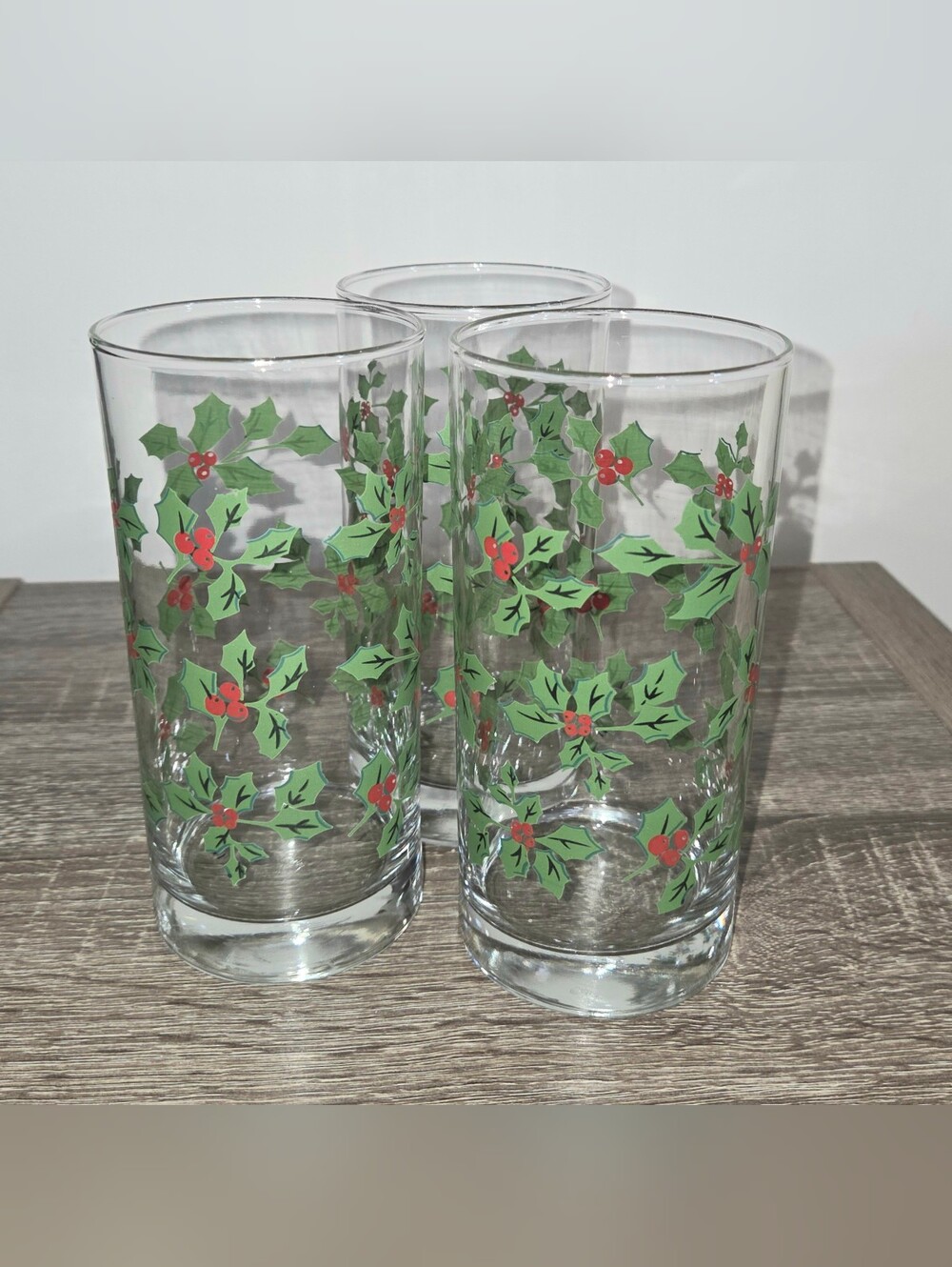 Set of 3 Unbranded Vintage Holly Berry Christmas Drinking Glasses Tumblers 6"